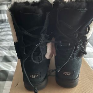 Black Uggs size 9